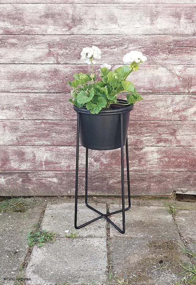 Stojan na květináč 03
